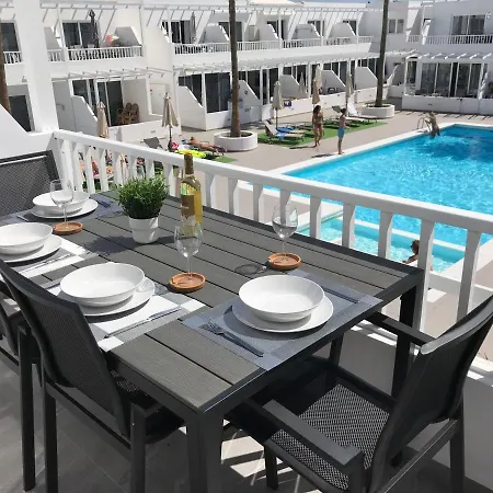 Beautiful 2 Bed Apt Atlantic View First Floor With Air Con & Free Wifi Apt 17a Апартаменты Пуэрто дель Кармен