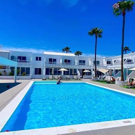 Beautiful 2 Bed Apt Atlantic View First Floor With Air Con & Free Wifi Apt 17a Apartmán