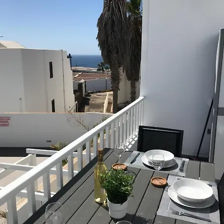 Beautiful 2 Bed Apt Atlantic View First Floor With Air Con & Free Wifi Apt 17a Puerto del Carmen (Lanzarote)