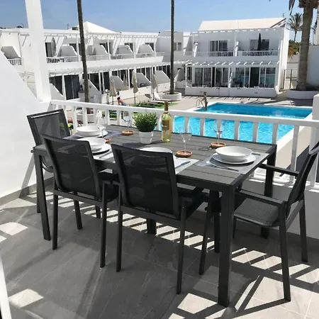 Beautiful 2 Bed Apt Atlantic View First Floor With Air Con & Free Wifi Apt 17a Apartment