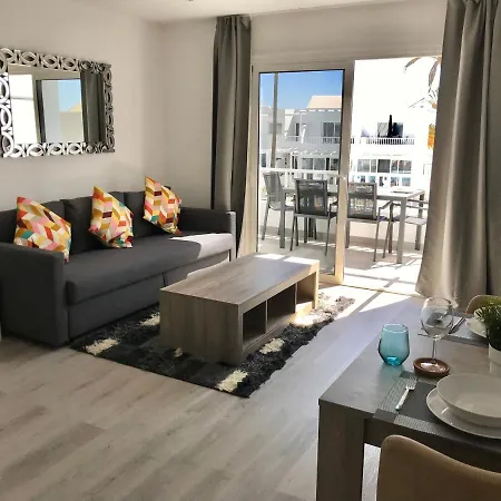 Beautiful 2 Bed Apt Atlantic View First Floor With Air Con & Free Wifi Apt 17a Apartmán