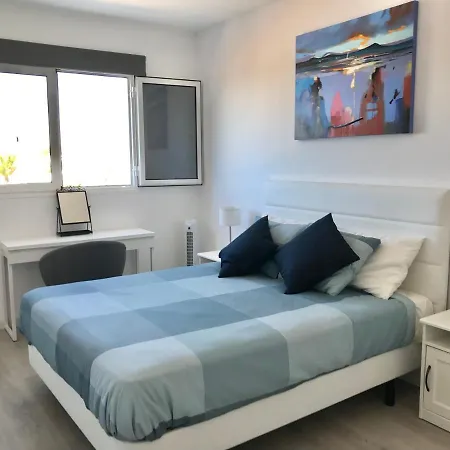 Apartmán Beautiful 2 Bed Apt Atlantic View First Floor With Air Con & Free Wifi Apt 17a Puerto del Carmen (Lanzarote)